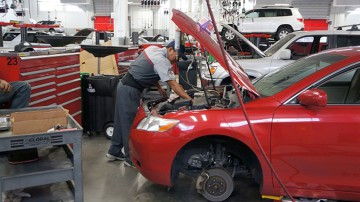 Nissan şi Toyota recheamă în service 6,5 milioane de maşini